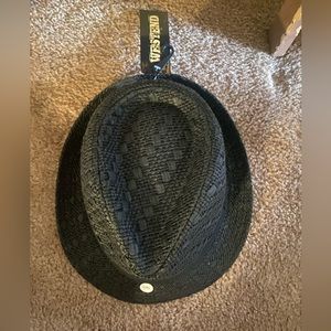 Men’s hat-new with tags